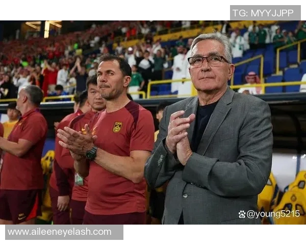 足球明星因场外冲突引发斗殴事件引发舆论热议与媒体关注 足球明星因场外冲突引发斗殴事件引发舆论热议与媒体关注