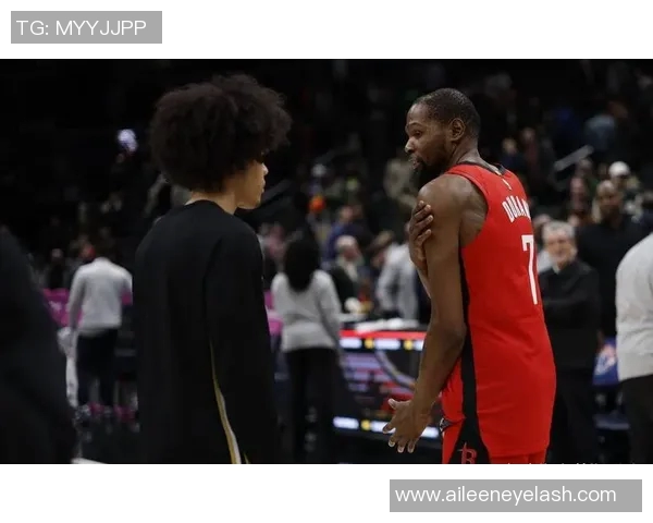 火箭与勇士激战正酣NBA直播精彩瞬间回顾与分析 火箭与勇士激战正酣NBA直播精彩瞬间回顾与分析